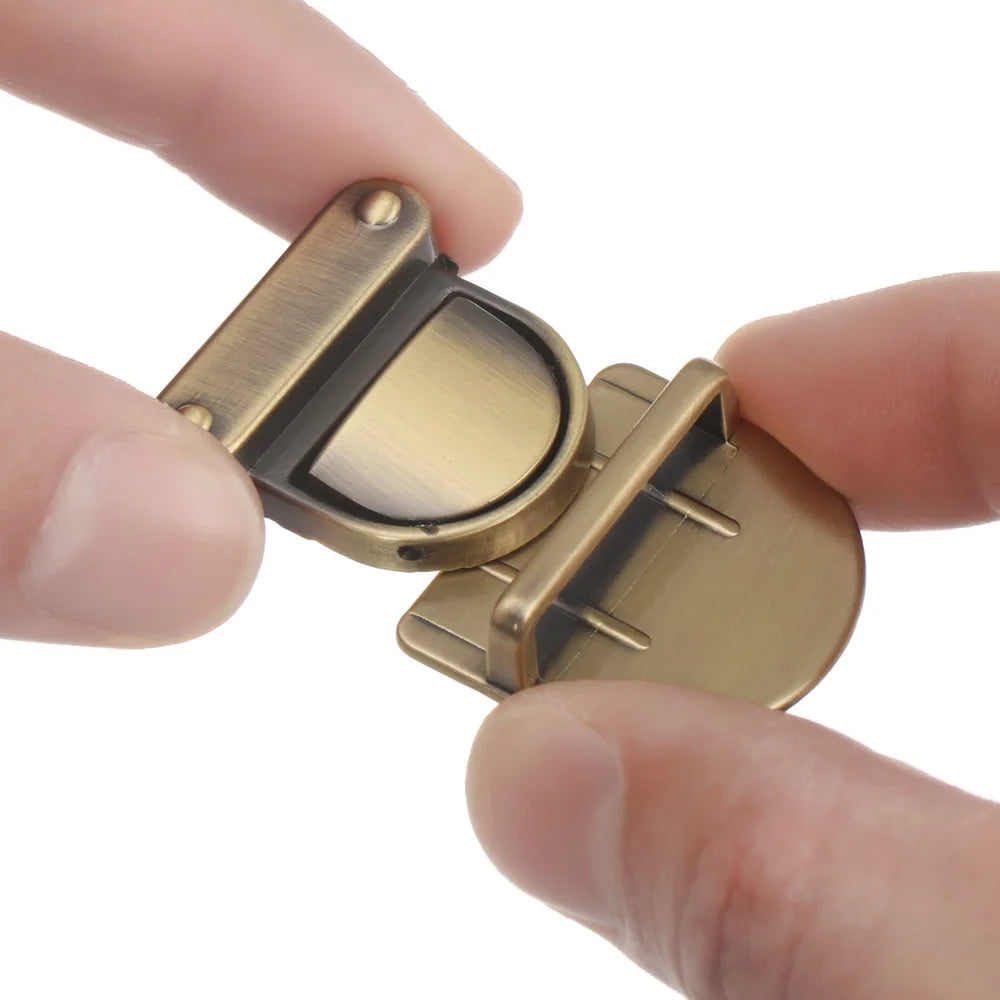 Lot de 5 fermoirs en métal