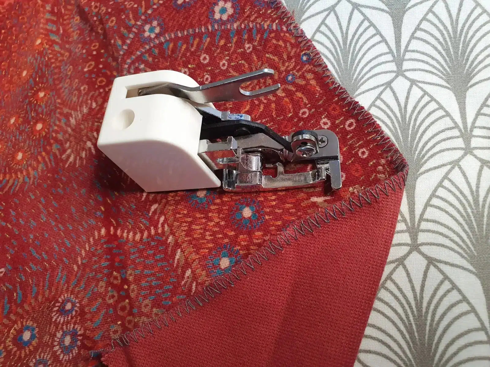 Pie prensatelas para overlock (sobrehilador)
