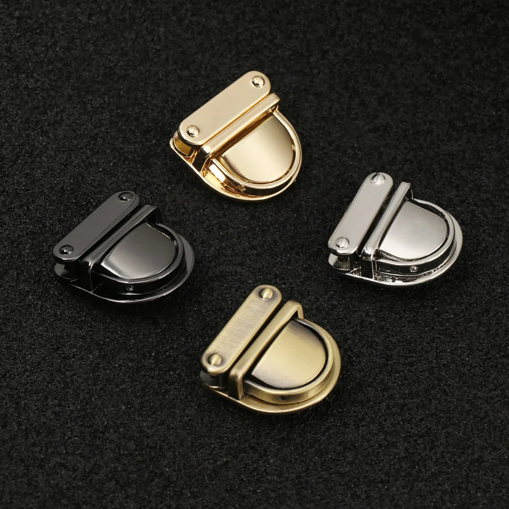Lot de 5 fermoirs en métal