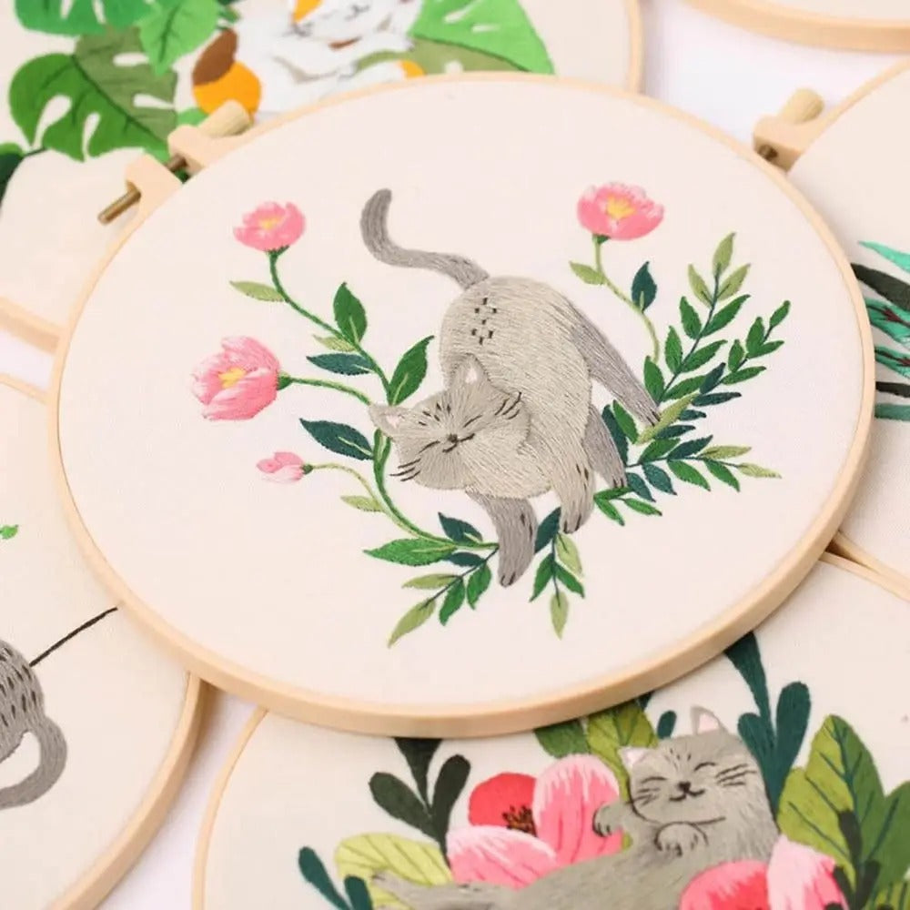 Kit broderie — Chat et fleurs